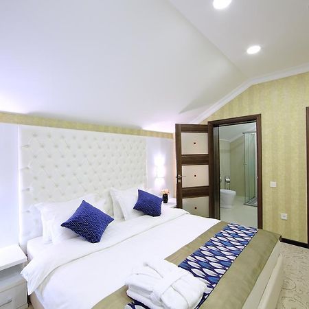 Premier Hotel Бішкек Екстер'єр фото