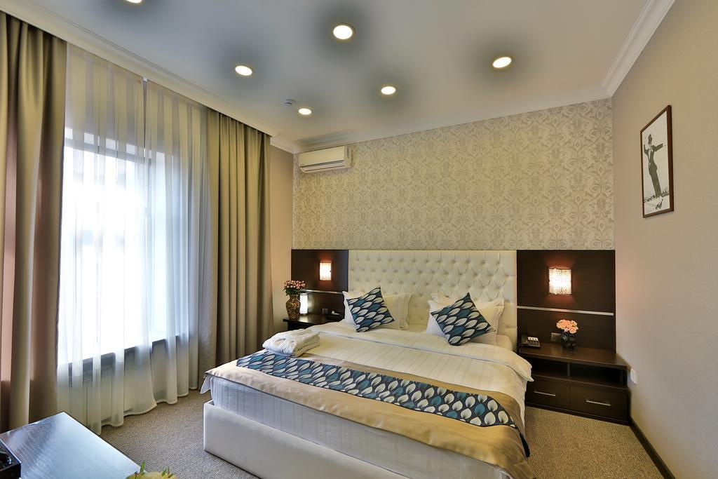 Premier Hotel Бішкек Екстер'єр фото