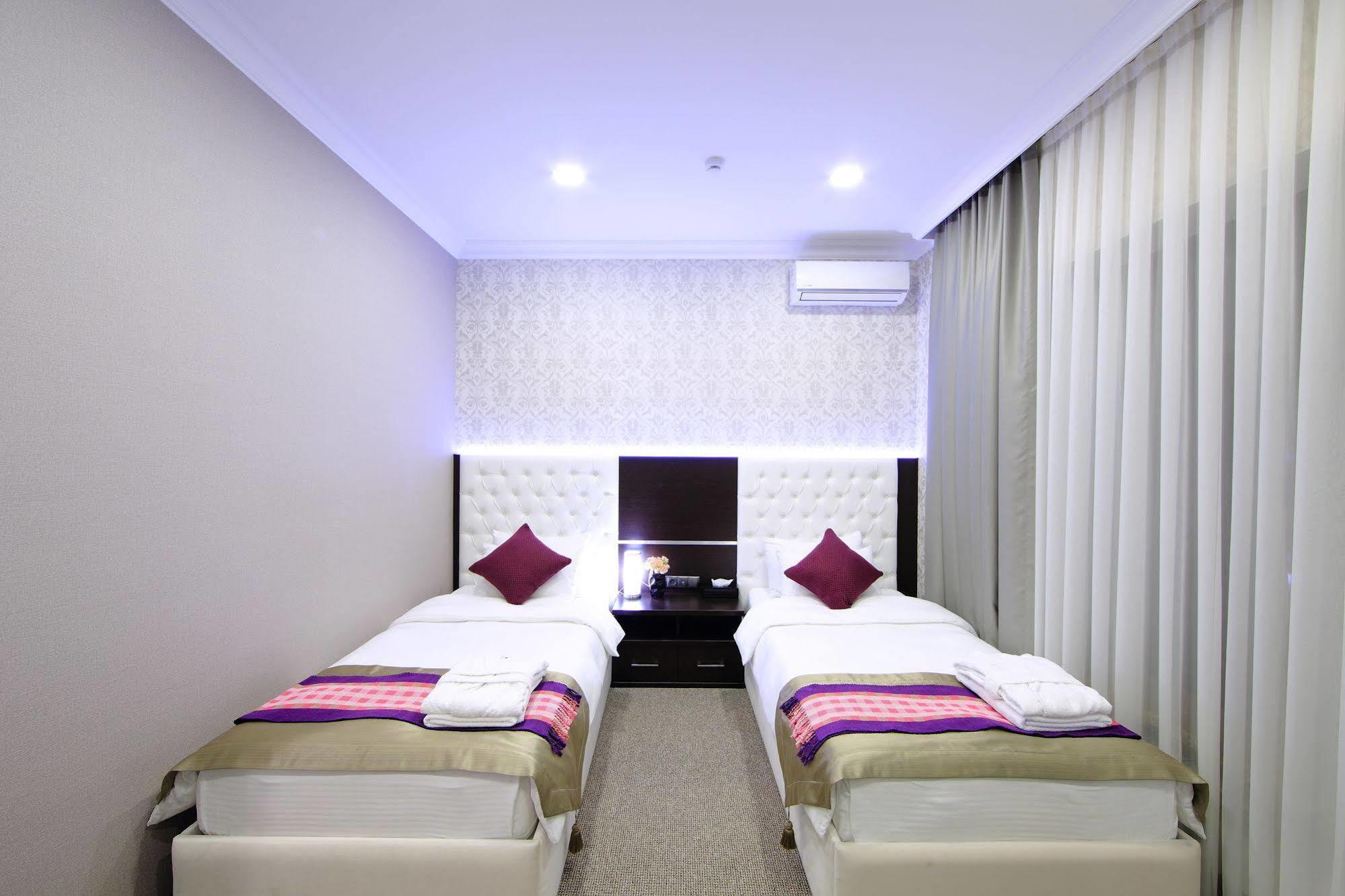 Premier Hotel Бішкек Екстер'єр фото