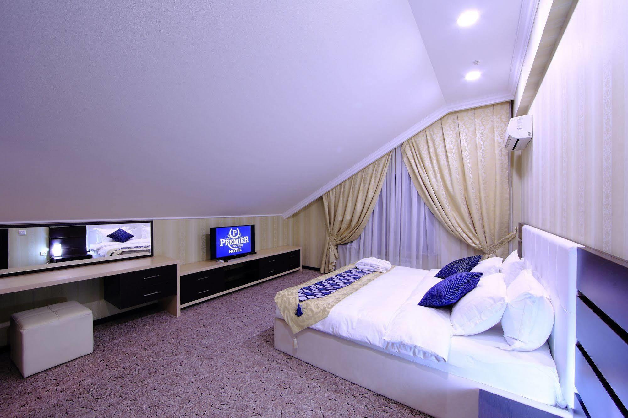 Premier Hotel Бішкек Екстер'єр фото